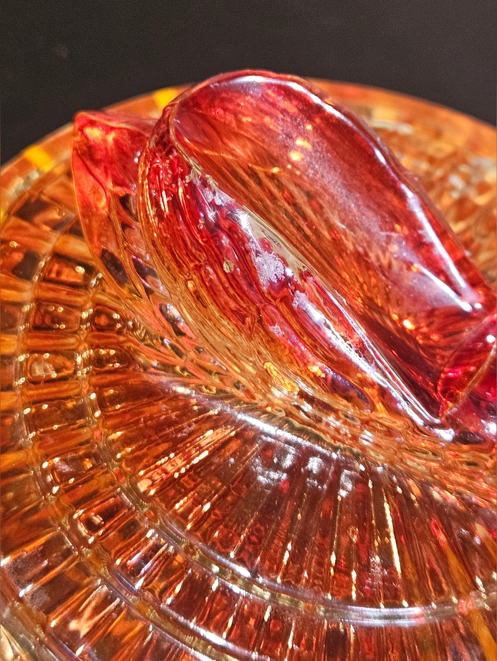Vintage Jeanette Glass Amberina Powder or Trinket Dish featuring Swan Lid - Picture 13 of 14